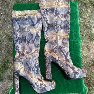 Worthington Women's Size 7  Platform Snakeskin style zip up platform gogo boots